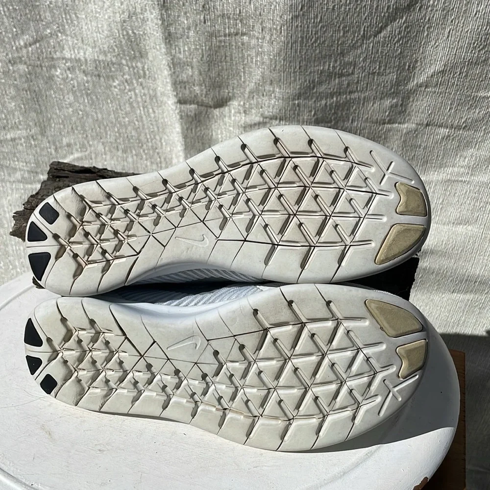 Nike Women’s Free RN Commuter Pure Platinum/Cool Grey Sz 7.5